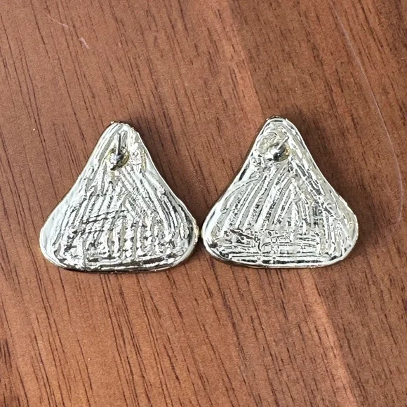 Vintage Red and Cream Enamel Metal Earrings - Picture 6 of 6